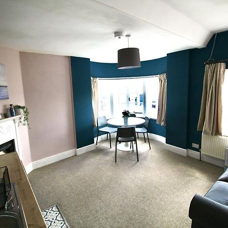 Pier View Studio Apartment 카우즈 객실 사진