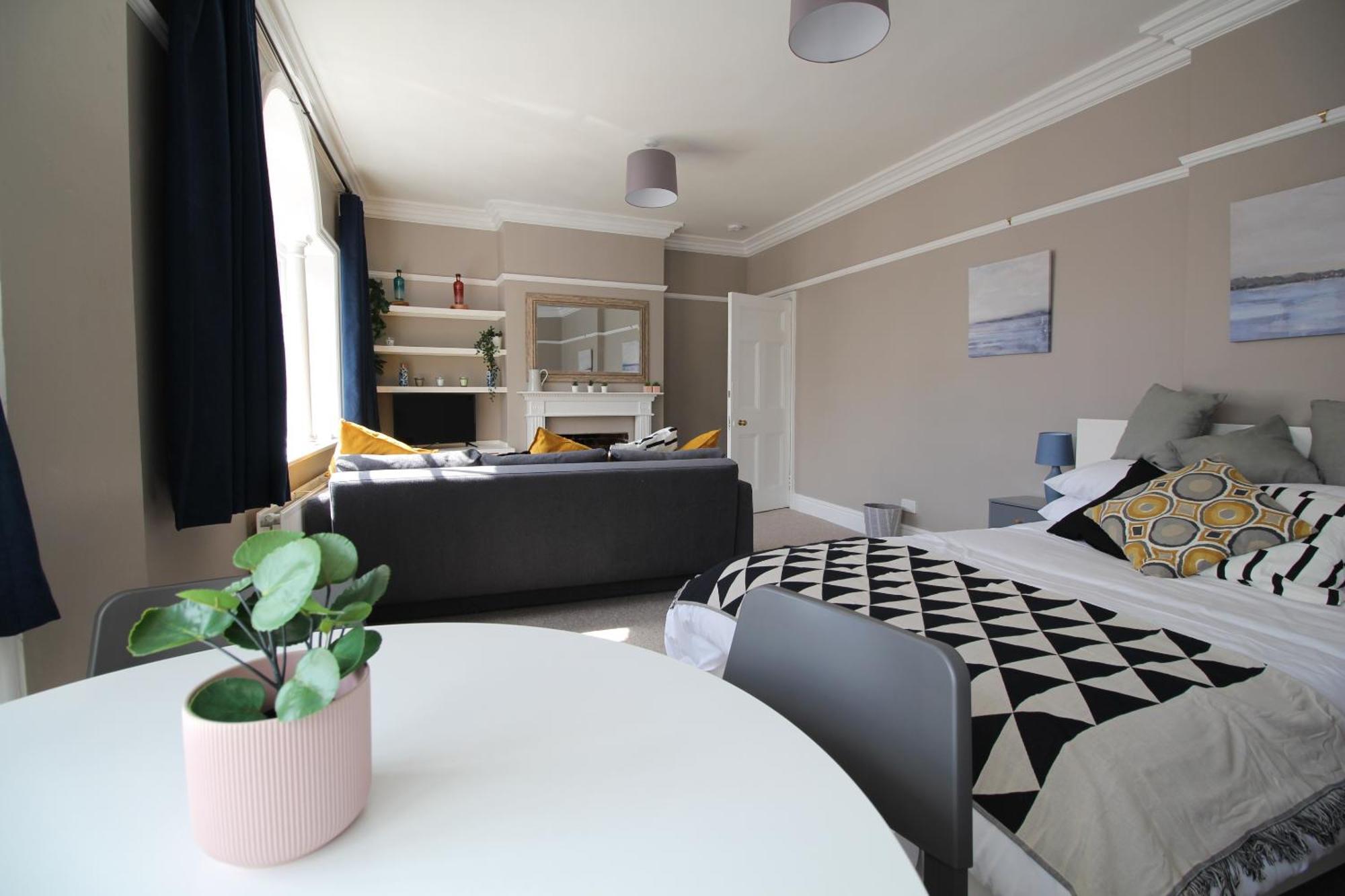 Pier View Studio Apartment 카우즈 외부 사진