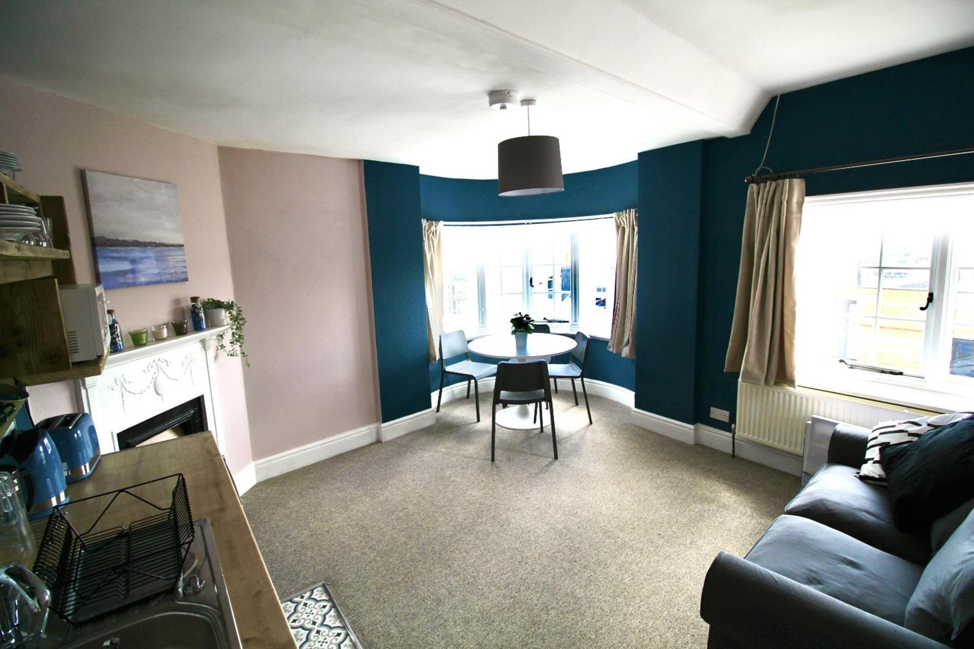 Pier View Studio Apartment 카우즈 객실 사진